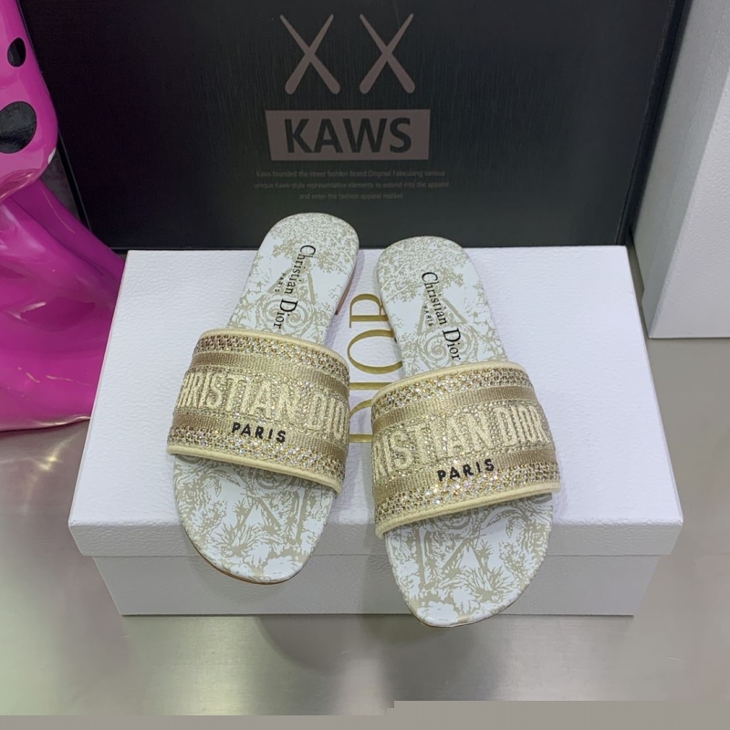 ch**an D*or slippers